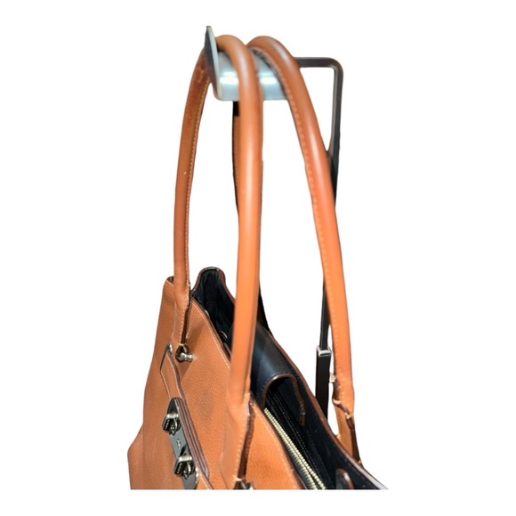 Coach Swagger EUC In Burnished Glovetanned Leather $395 Retail - Picture 7 of 16